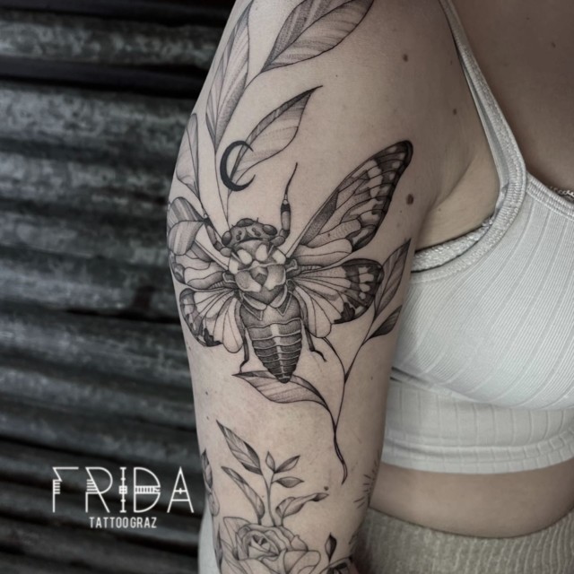 Frida Tattoo - Nachtschwärmer*in